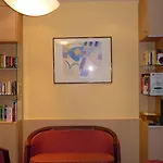 Ibis Centre Hotel 3*