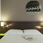 Ibis Centre Hotel 3*