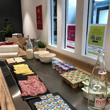 Ibis Centre Hotel 3*