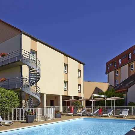 Ibis Centre Hotel 3*