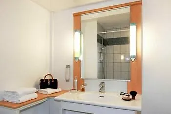 Ibis Centre Hotel 3*