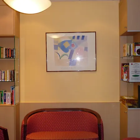 Ibis Centre Hotel 3*