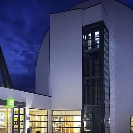 Hotel Ibis Centre 3*