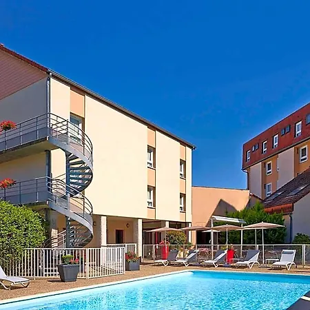 Ibis Centre Hotel 3*