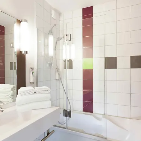 Ibis Centre Hotel 3*