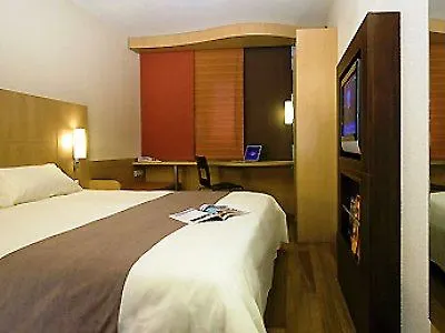 Ibis Centre Hotel