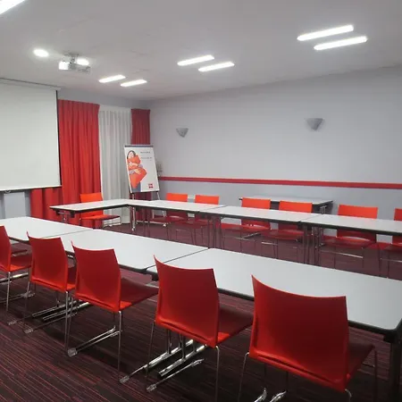 Ibis Centre Hotel 3*